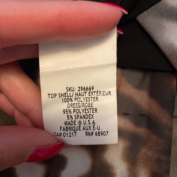 Le Chateau Dress - Picture 5 of 5